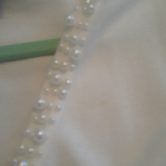 Elegant White Shrug - Picture 4 of 10